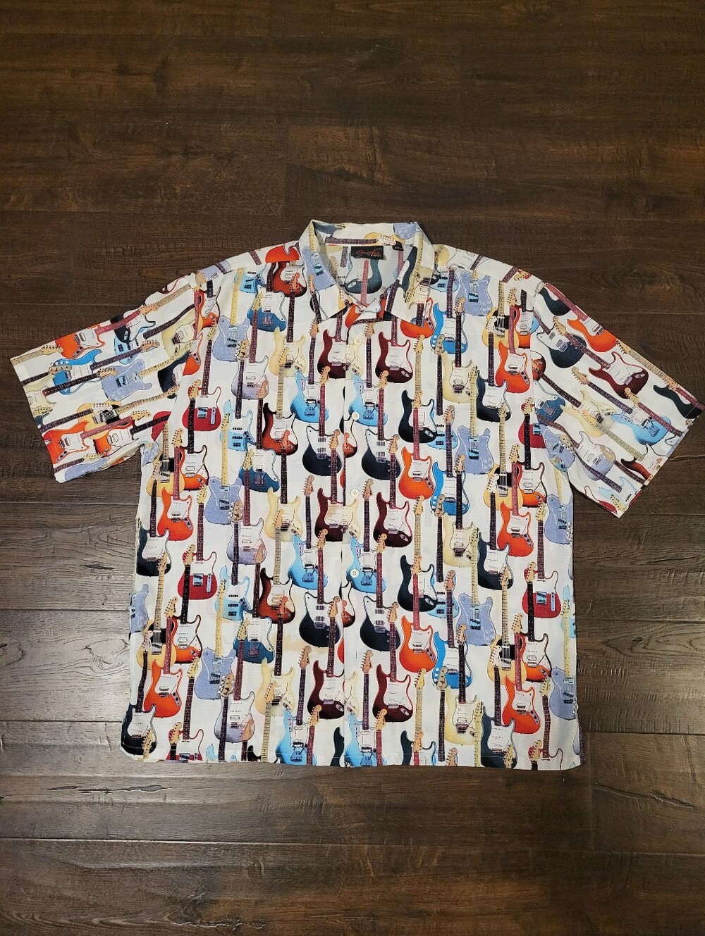 Vintage Fender Guitar All Over Print Short Sleeve Button Up Shirt Mens XXL